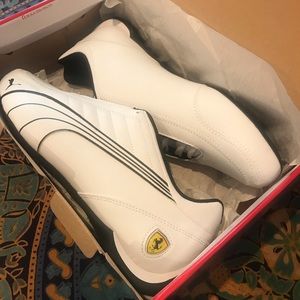 PUMA mens size 11 (44.5) FERRARIxPUMA (perfect brand new condition)